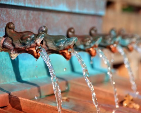 Питьевая вода в фонтане