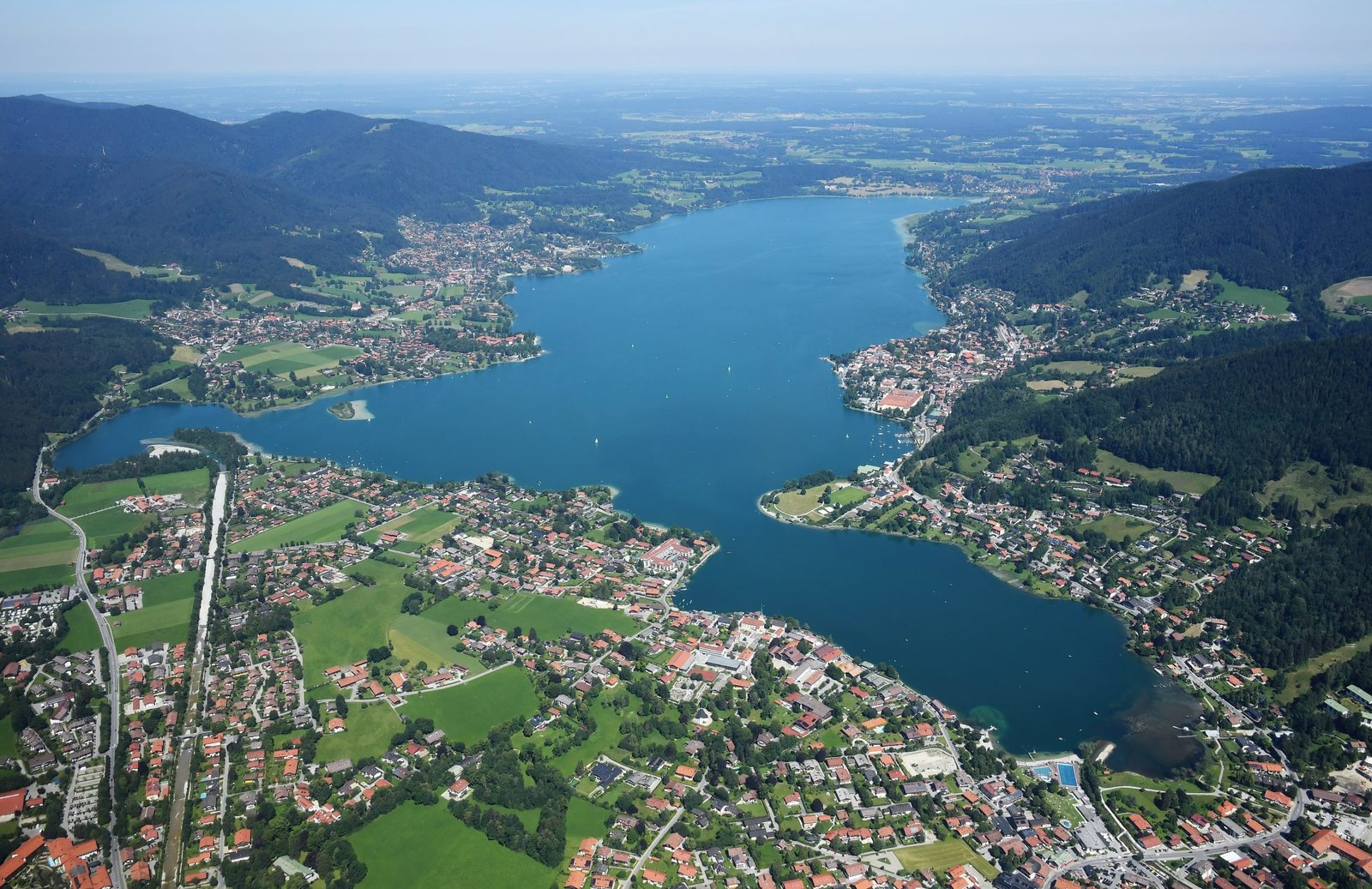 Aerial image of the Tegernsee (view from the southeast) - Дежурный по Мюнхену Aerial image of the Tegernsee (view from the southeast)
