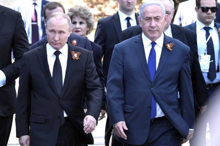 Putin Netanyahu Moscow Victory Day Parade 09-05-2018