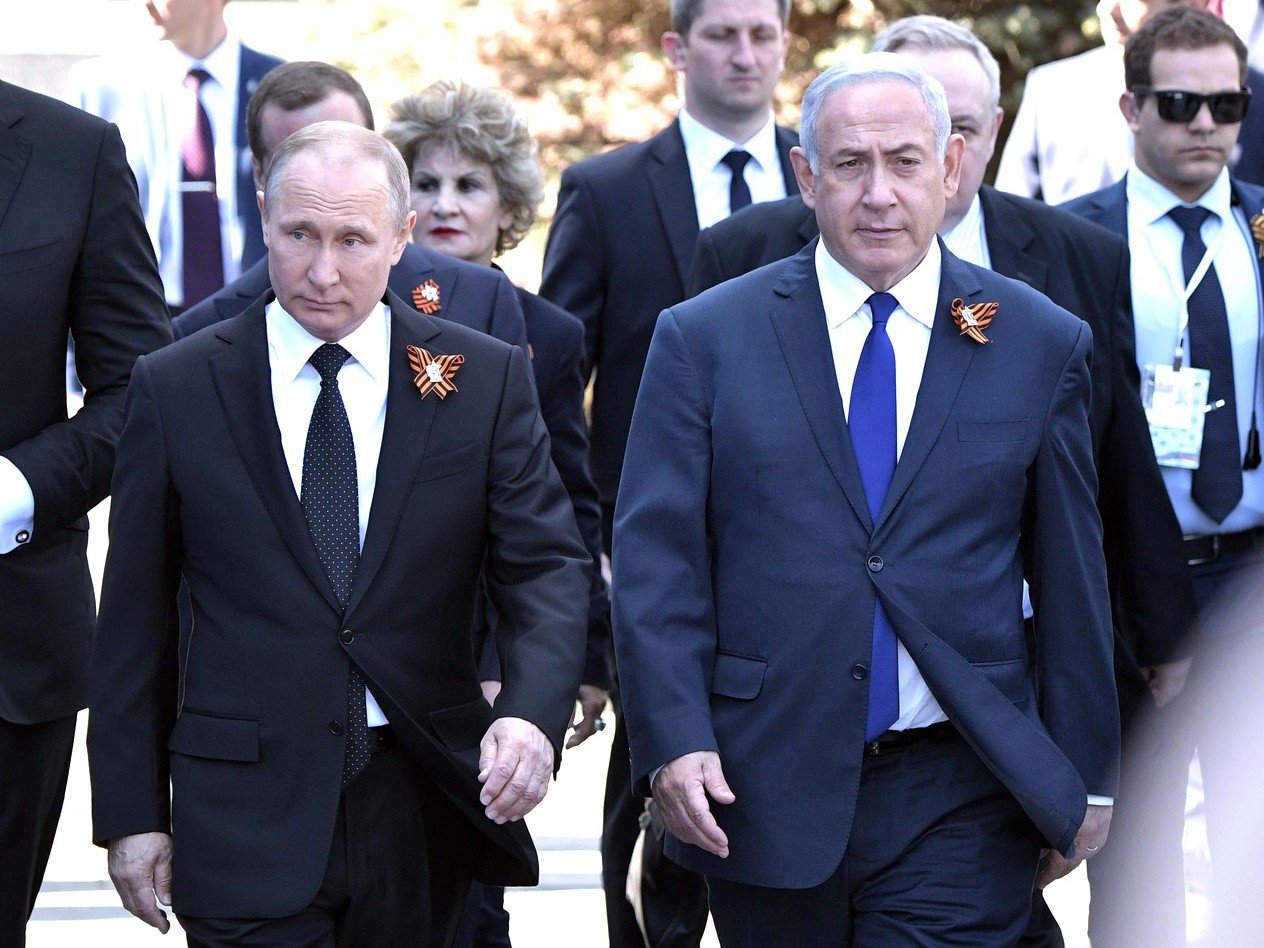 Putin Netanyahu Moscow Victory Day Parade 09-05-2018