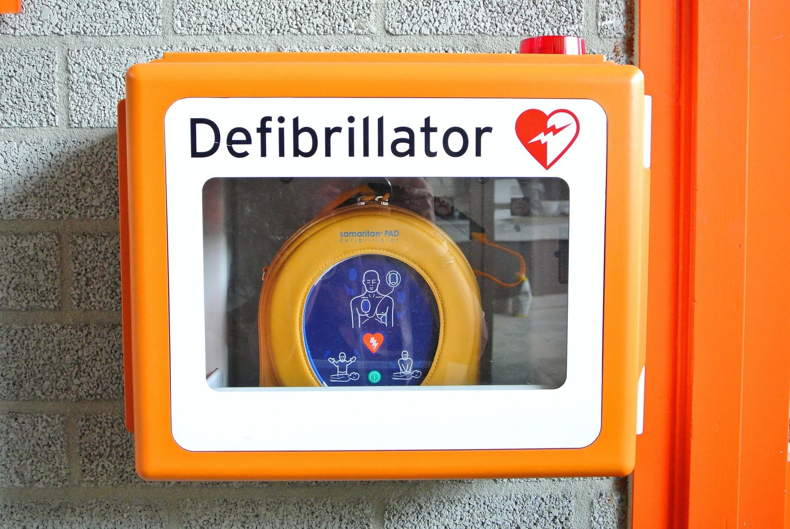 defibrillator - On Duty of Munich defibrillator