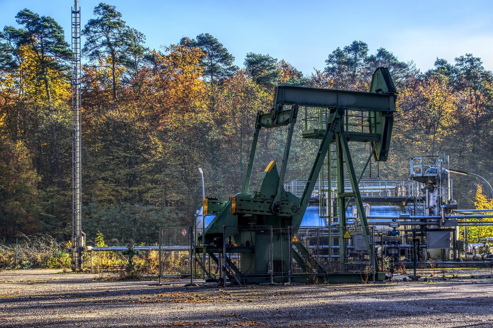 Добыча нефти в Баварии - On Duty of Munich Добыча нефти в Баварии