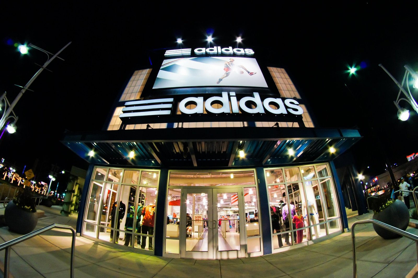 Adidas - Черговий по Мюнхену Adidas