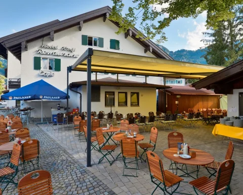 Отель Wolf in Oberammergau